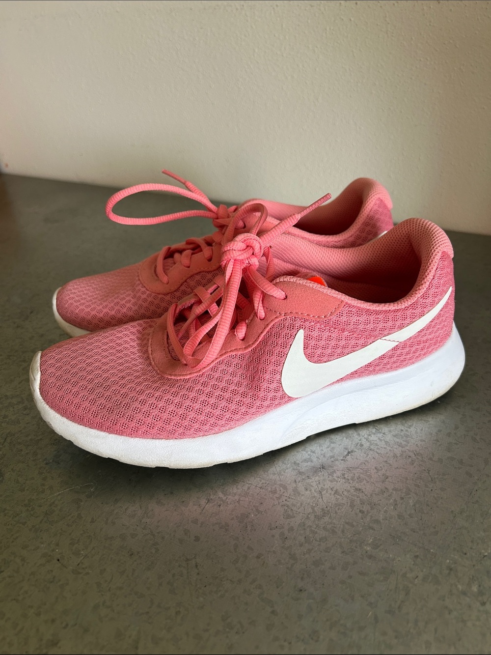 Nike Women's Coral Pink Athletic Running Shoes